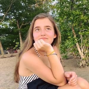 Meet your Posher, Evelyn